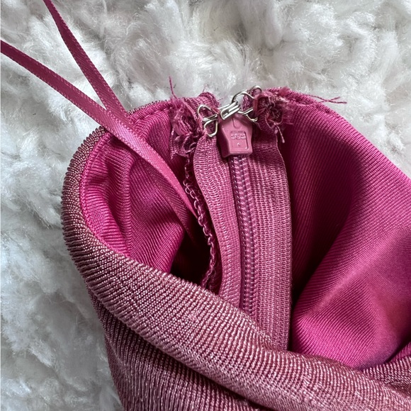 🆕💕 Revolve x MORE TO COME Gianna One Shoulder Dress Rose Pink - Size M - Picture 9 of 11